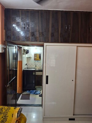 Furnished Amenities in 1 BHK Apartment at Nagari Niwara CHS, Goregaon East – for Rent