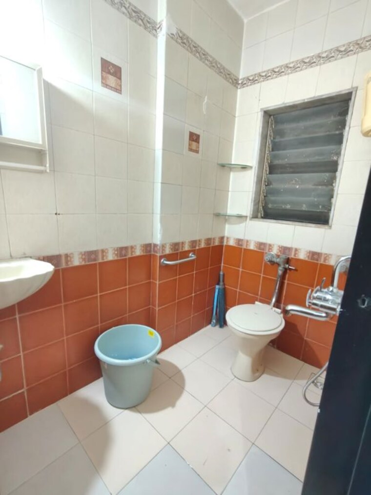 Bathroom, premier-kailash-tower 1 Bedroom 600 Sq.Ft. Apartment In Powai Mumbai 10213408