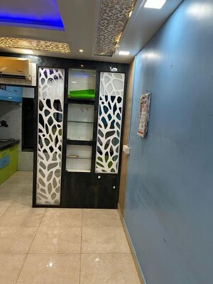 Room in 1 BHK Apartment at Sankalp Residency Apartment, Goregaon East – for Rent