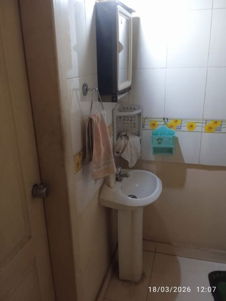 Bathroom, sai-vaibhav-pune 1 Bedroom 600 Sq.Ft. Apartment In Pimple Saudagar Pune 10213417