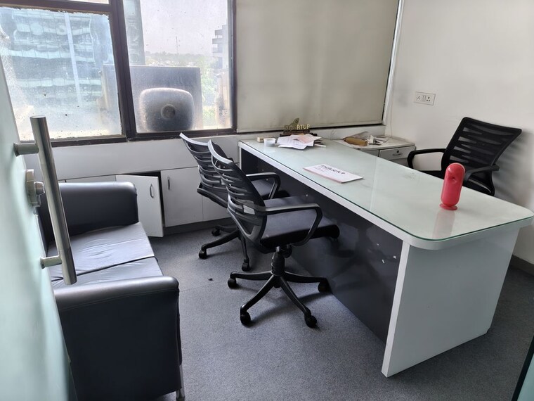Team Area, netaji subhash place Commercial Office Space 1393 Sq.Ft. In Netaji Subhash Place Delhi 10213421