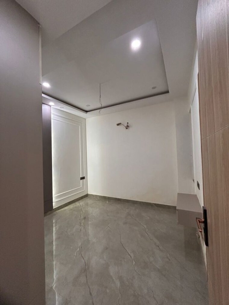 Room, vishnu garden 3 Bedroom 1100 Sq.Ft. Builder Floor In Vishnu Garden Delhi 10213428