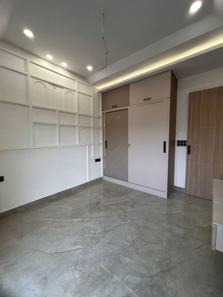 Room, vishnu garden 3 Bedroom 1100 Sq.Ft. Builder Floor In Vishnu Garden Delhi 10213428