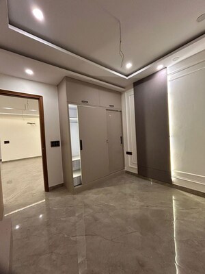 Building Lobby in 3 BHK Builder Floor at Vishnu Garden – for Sale