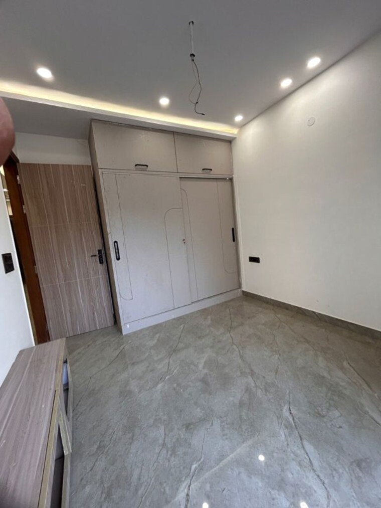 Room, vishnu garden 3 Bedroom 1100 Sq.Ft. Builder Floor In Vishnu Garden Delhi 10213428