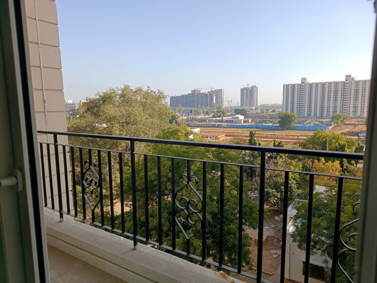 Balcony, signature-the-serenas 2 Bedroom 531 Sq.Ft. Apartment In Sohna Sector 36 Gurgaon 10213434