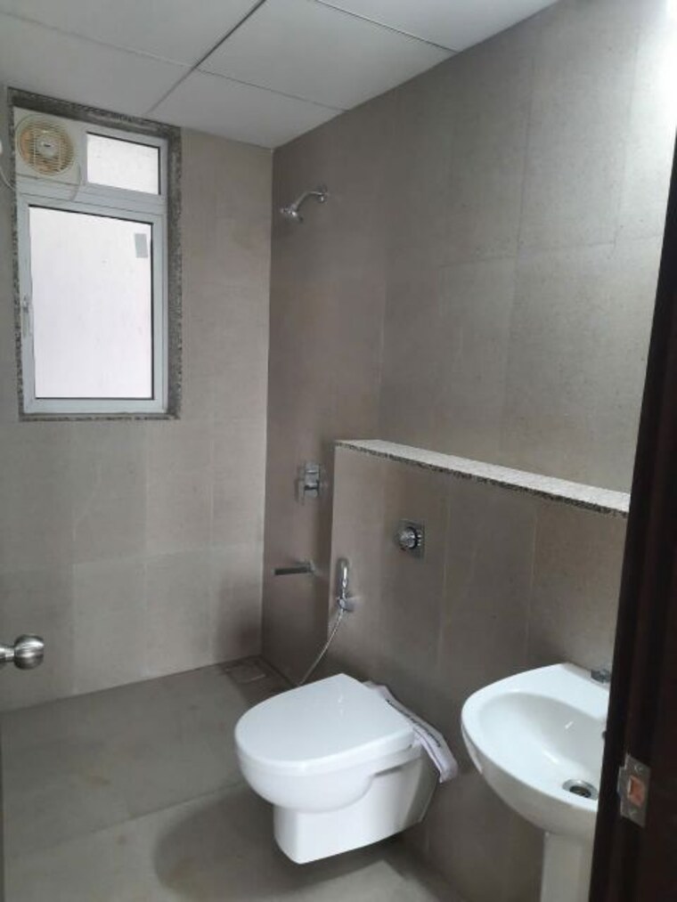 Bathroom, runwal-forests 3 Bedroom 985 Sq.Ft. Apartment In Kanjurmarg West Mumbai 10213435