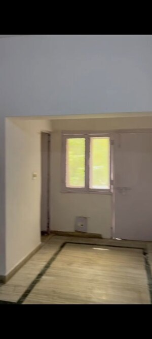 Room in 2 BHK Apartment at Madhuban Apartments, Sector 82 – for Rent