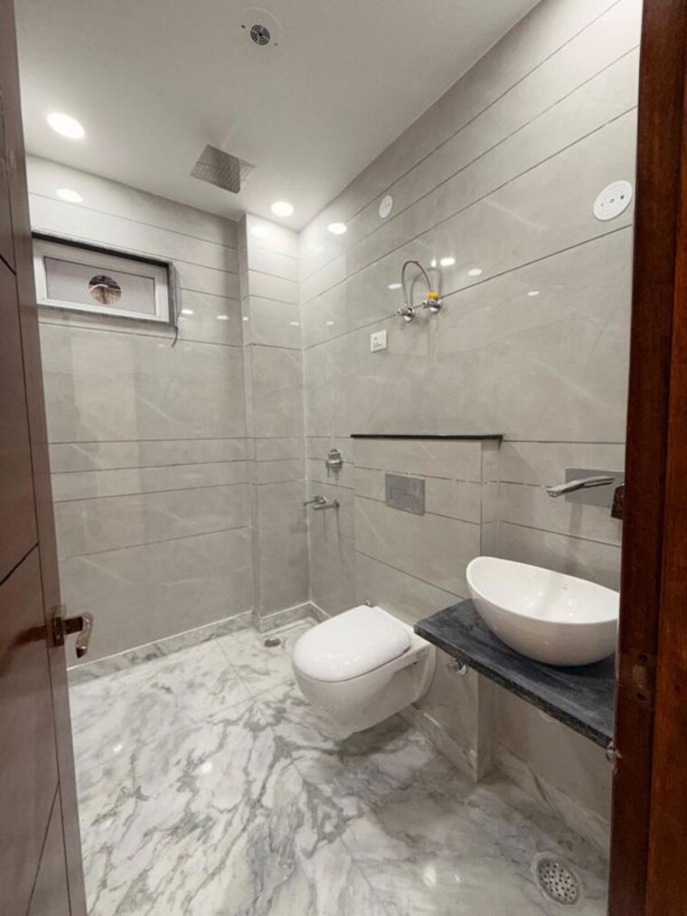 Bathroom, fateh nagar 3 Bedroom 1350 Sq.Ft. Builder Floor In Fateh Nagar Delhi 10213460