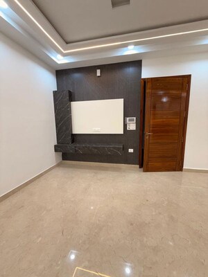 Room in 3 BHK Builder Floor at Fateh Nagar – for Sale