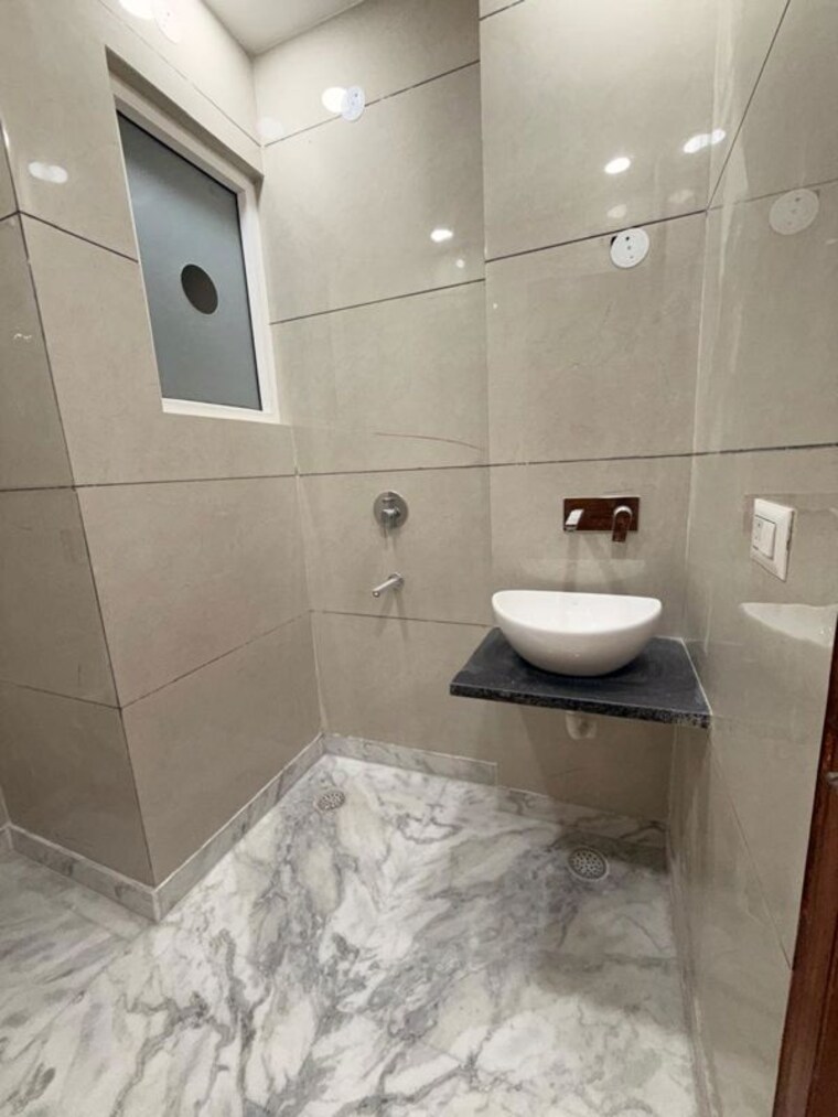 Bathroom, fateh nagar 3 Bedroom 1350 Sq.Ft. Builder Floor In Fateh Nagar Delhi 10213460