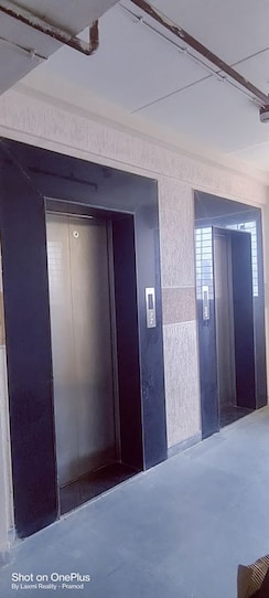1 BHK + Pooja Room,Study Room,Extra Room Apartment For Rent in SRA Mahalaxmi Building
