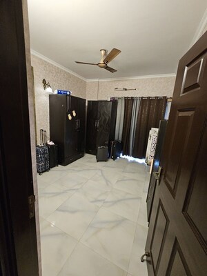 Bedroom in 3.5 BHK Apartment at Purvanchal Kings Court, Gomti Nagar – for Rent