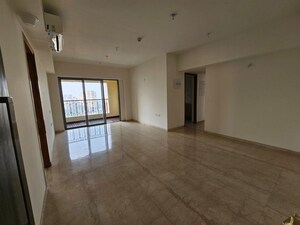 Room in 3 BHK Apartment at Lodha Bellagio, Powai – for Rent