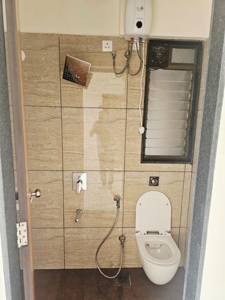 Bathroom, chandak-34-park-estate 1 Bedroom 391 Sq.Ft. Apartment In Goregaon West Mumbai 10213532