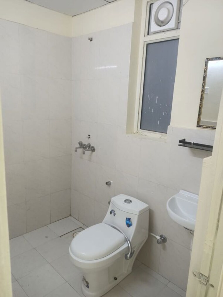 Bathroom, pyramid-fusion-homes 2 Bedroom 591 Sq.Ft. Apartment In Sector 70a Gurgaon 10213534