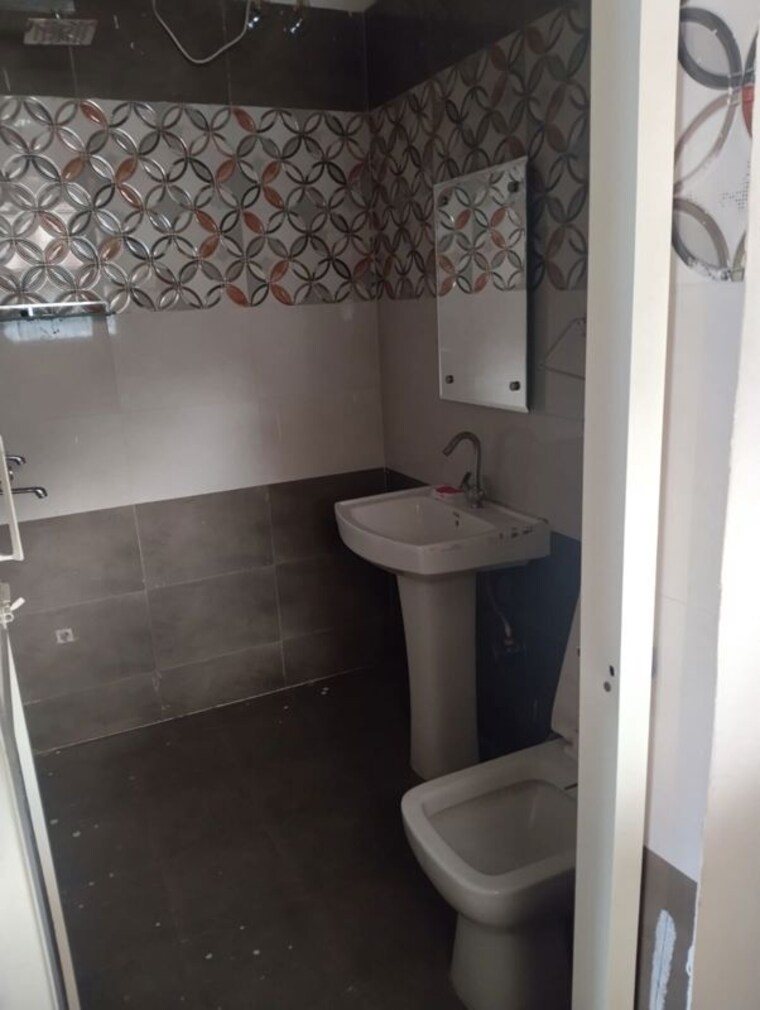 Bathroom, sector 21 2 Bedroom 250 Sq.Ft. Independent House In Sector 21 Chandigarh 9955380