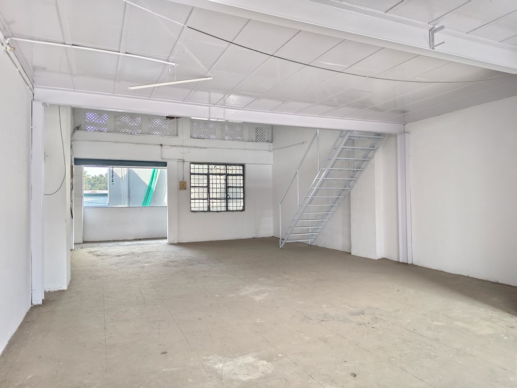 Warehouse For Rent in Waliv