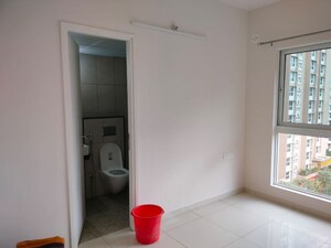 Room in 1 BHK Apartment at Godrej Green Vistas, Mahalunge – for Rent