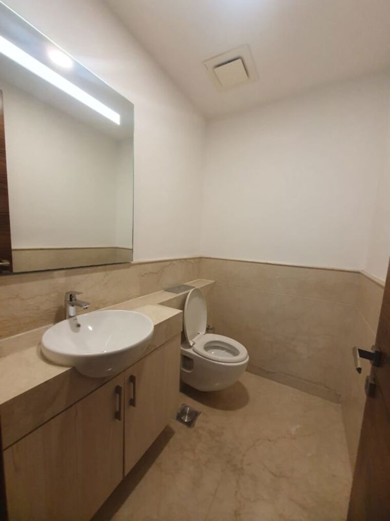 Washroom, m3m-golf-estate-fairway-west 4 Bedroom 4480 Sq.Ft. Apartment In Sector 65 Gurgaon 10213554