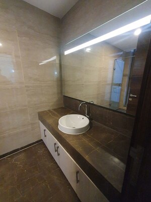 Bathroom in 4 BHK Apartment at M3M Golf Estate Fairway West, Sector 65 – for Sale