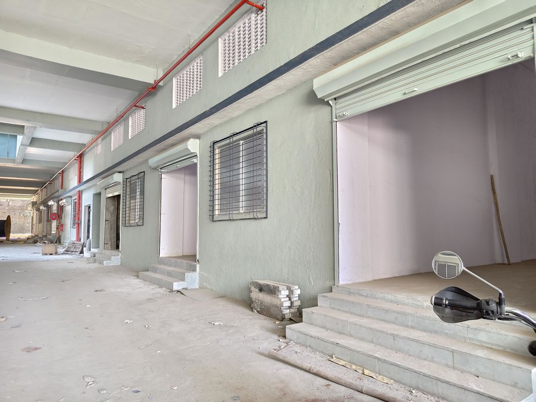 Warehouse For Rent in Waliv