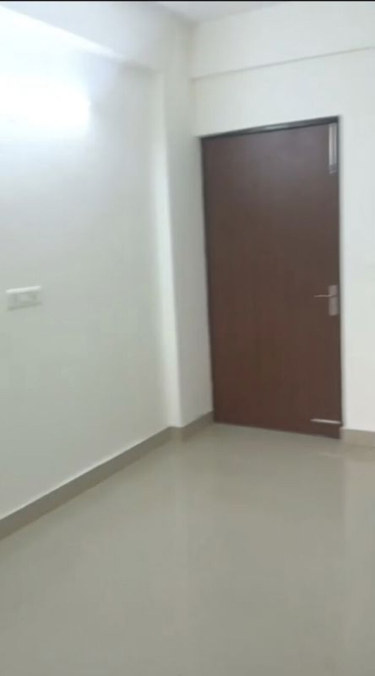 Room, adore-samriddhi 1.5 Bedroom 450 Sq.Ft. Apartment In Sector 89 Faridabad 10213642