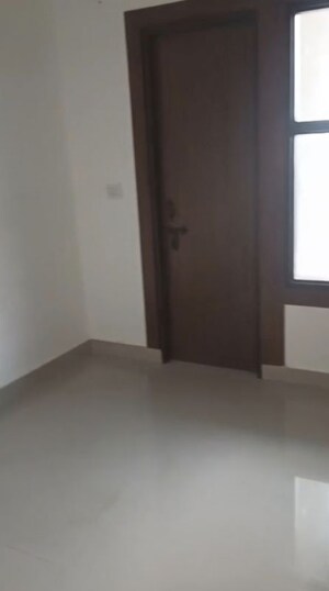 Room in 1.5 BHK Apartment at Adore Samriddhi, Sector 89 – for Sale