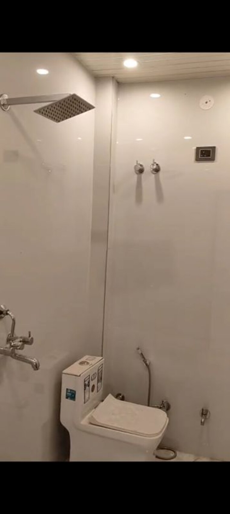 Bathroom, vaishali extension 3 Bedroom 111 Sq.Mt. Builder Floor In Vaishali Extension Ghaziabad 10213625