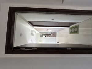 Furnished Amenities in 1.5 BHK Apartment at Sheth Zuri, Laxmi Nagar – for Rent