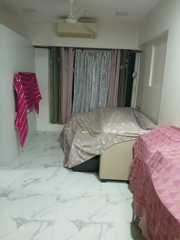 1 Rk+ Pooja Room Apartment For Rent in Khar West