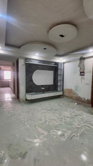 Room in 3 BHK Builder Floor at Sunder Apartment Noida, Sector 49 – for Sale