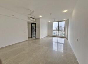 Room in 2 BHK Apartment at Hiranandani Atlantis, Powai – for Rent