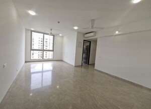 Room in 2 BHK Apartment at Hiranandani Atlantis, Powai – for Rent