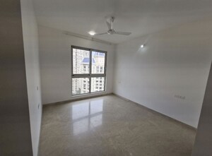 Room in 2 BHK Apartment at Hiranandani Atlantis, Powai – for Rent