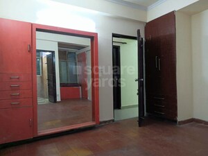 Room in 4 BHK Apartment at Antriksh Green Kaushambi, Dabur Chowk – for Rent