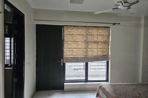 Room in 2 BHK Apartment at Malibu Town – for Rent