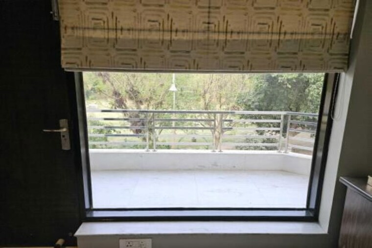 Balcony, malibu town 2 Bedroom 800 Sq.Ft. Apartment In Malibu Town Gurgaon 10213764