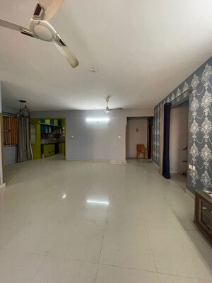 Room in 3 BHK Apartment at Isha Casablanca, Marathahalli – for Rent