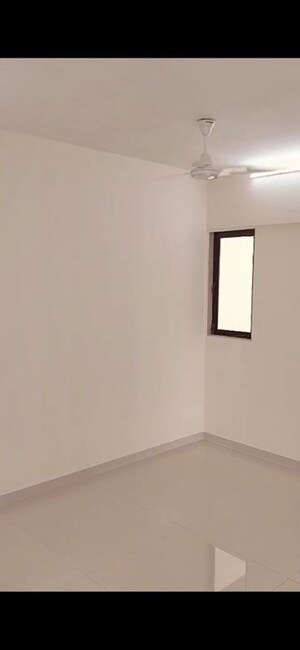 Room in 2 BHK Apartment at Lotus Sky Garden, Malad West – for Rent