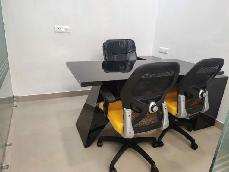 Team Area, logix-technova Commercial Office Space 550 Sq.Ft. In Sector 132 Noida 9477834