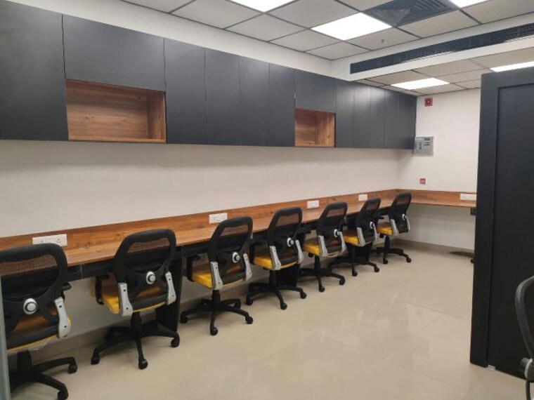 Team Area, logix-technova Commercial Office Space 550 Sq.Ft. In Sector 132 Noida 9477834