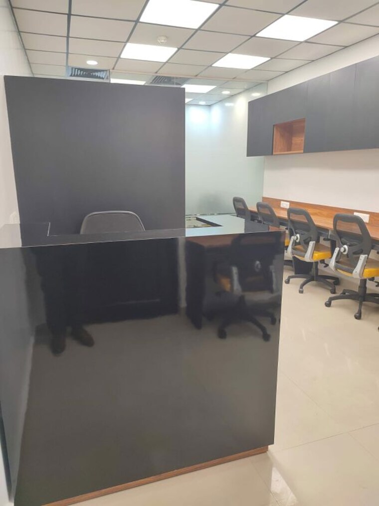 Team Area, logix-technova Commercial Office Space 550 Sq.Ft. In Sector 132 Noida 9477834