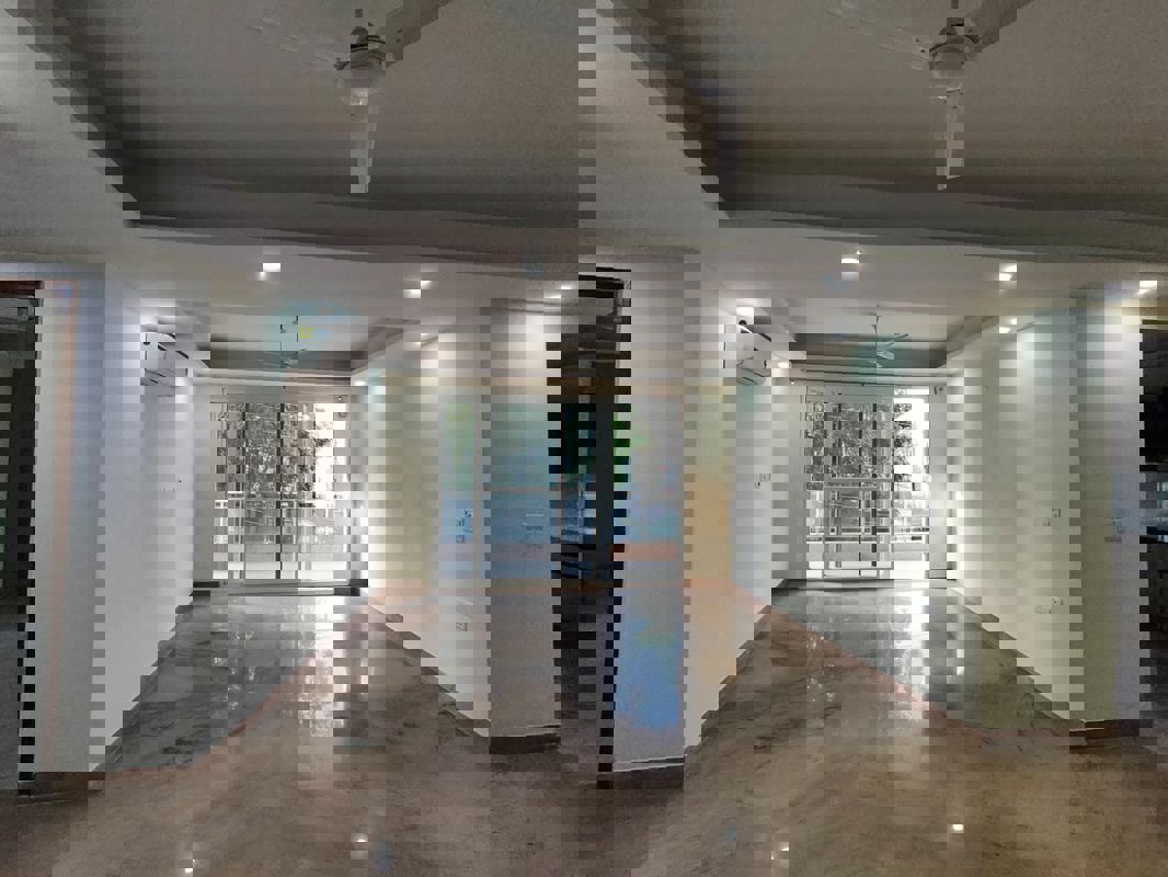 4 BHK 3200 Sq.Ft. Builder Floor in Unitech South City 1