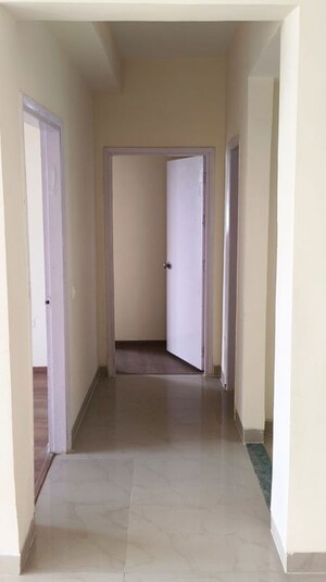 2 BHK Apartment For Rent in Jaypee Kensington Boulevard, Sector 131