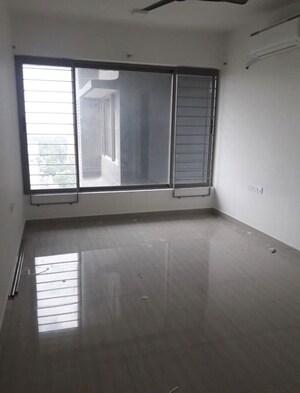 Room in 4 BHK Apartment at The Wadhwa Address Panorama, Ghatkopar West – for Rent