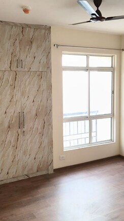 2 BHK Apartment For Rent in Jaypee Kensington Boulevard