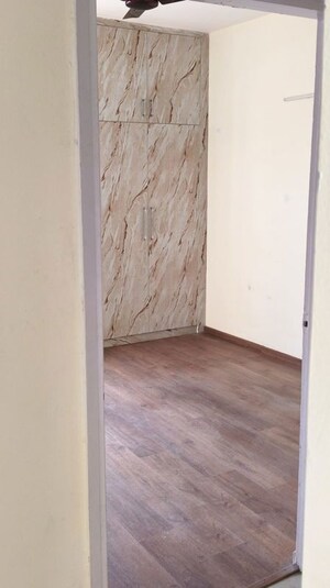 Room in 2 BHK Apartment at Jaypee Kensington Boulevard, Sector 131 – for Rent