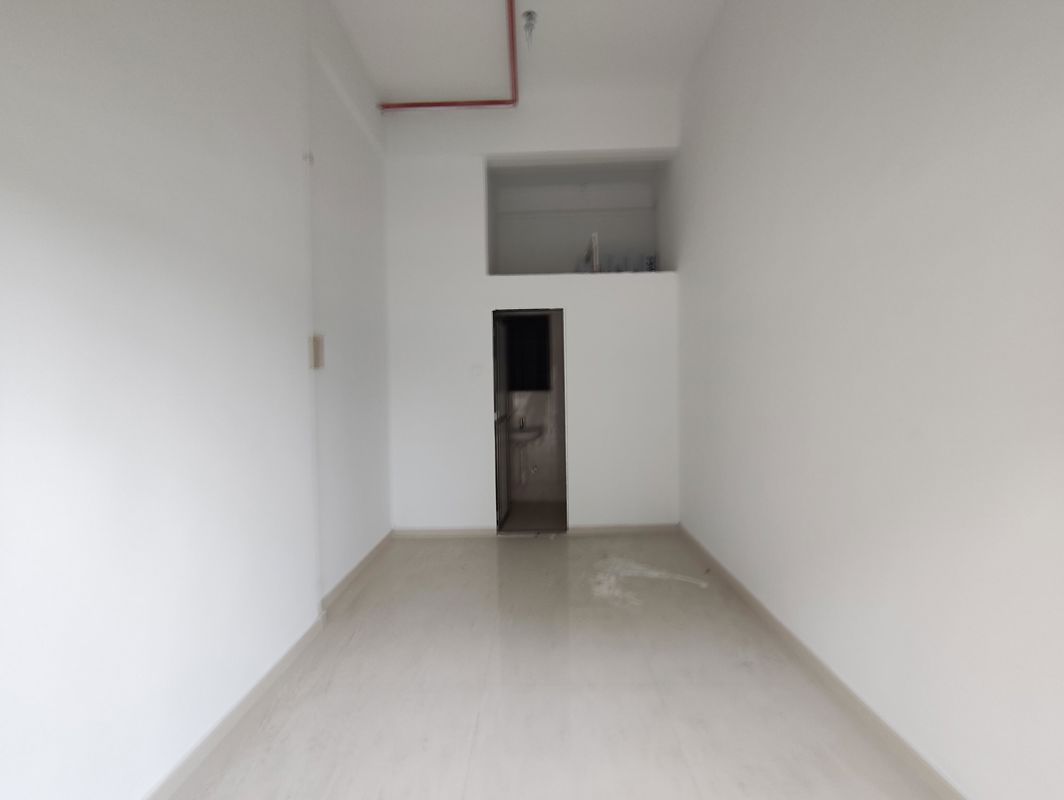 Retail Shop For Rent in Evershine Solitaire