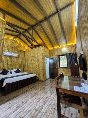 Room in 6 BHK Villa at Candolim – for Rent